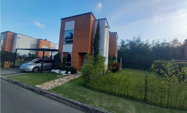 CASA CAMPESTRE GUADUALES DE LAS MERCEDES /  JAMUNDI  ALFAGUARA