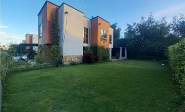 CASA CAMPESTRE GUADUALES DE LAS MERCEDES /  JAMUNDI  ALFAGUARA