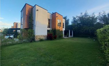 CASA CAMPESTRE GUADUALES DE LAS MERCEDES /  JAMUNDI  ALFAGUARA