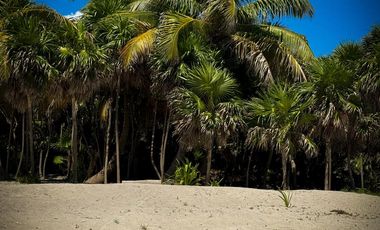 VILLA EN VENTA EN TULUM FRENTE A A LA PLAYA CON ALBERCA ROI EXCLUSIVA AMUEBLADA Y EQUIPADA