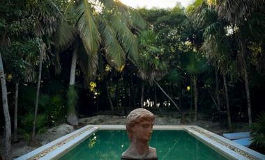 VILLA EN VENTA EN TULUM FRENTE A A LA PLAYA CON ALBERCA ROI EXCLUSIVA AMUEBLADA Y EQUIPADA