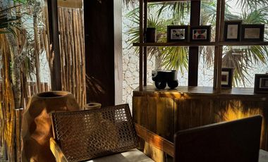 VILLA EN VENTA EN TULUM FRENTE A A LA PLAYA CON ALBERCA ROI EXCLUSIVA AMUEBLADA Y EQUIPADA