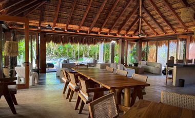 VILLA EN VENTA EN TULUM FRENTE A A LA PLAYA CON ALBERCA ROI EXCLUSIVA AMUEBLADA Y EQUIPADA