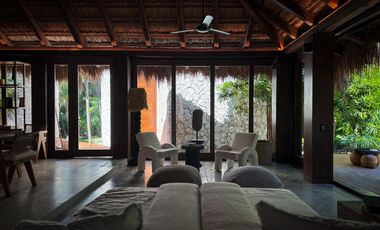 VILLA EN VENTA EN TULUM FRENTE A A LA PLAYA CON ALBERCA ROI EXCLUSIVA AMUEBLADA Y EQUIPADA