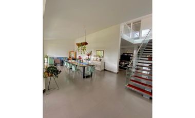 CASA CAMPESTRE CON PISCINA ALFAGUARA JAMUNDI VERDE HORIZONTE