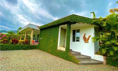 CASA CAMPESTRE CON PISCINA ALFAGUARA JAMUNDI VERDE HORIZONTE