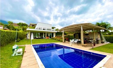 CASA CAMPESTRE CON PISCINA ALFAGUARA JAMUNDI VERDE HORIZONTE