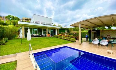 CASA CAMPESTRE CON PISCINA ALFAGUARA JAMUNDI VERDE HORIZONTE