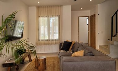 CASA EN VENTA TULUM 3 HABITACIONES ALBERCA SEMI OLIMPICA OPORTUNIDAD ROI SEGURIDAD PRIVADA PLAYA