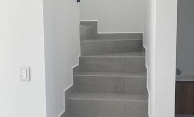 Casa moderna en venta Intercity con cocina de granito y amenidades premium.