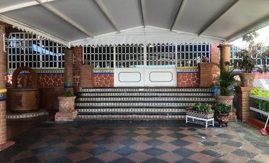 VENTA DE SALON DE EVENTOS EQUIPADO