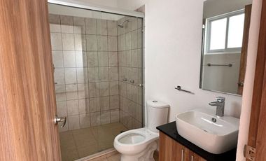 Casa en venta con recamara en planta baja frente a Sonterra Queretaro