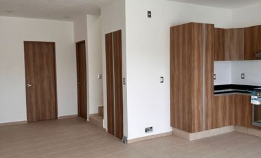 Casa en venta con recamara en planta baja frente a Sonterra Queretaro