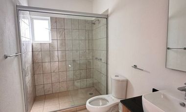 Casa en venta con recamara en planta baja frente a Sonterra Queretaro