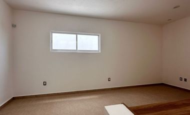 Casa en venta con recamara en planta baja frente a Sonterra Queretaro