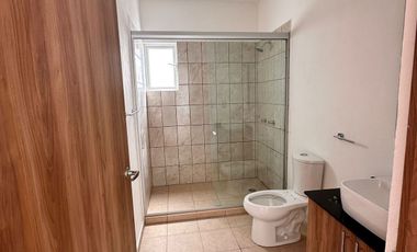Casa en venta con recamara en planta baja frente a Sonterra Queretaro