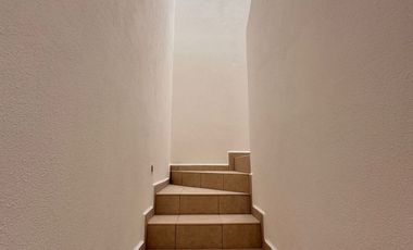 Casa en venta con recamara en planta baja frente a Sonterra Queretaro