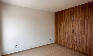 Casa en venta con recamara en planta baja frente a Sonterra Queretaro