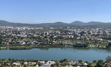 ILUMINADO DEPARTAMENTO EN VENTA CON VISTA AL LAGO, JURIQUILLA