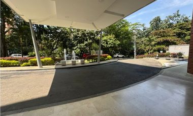 VENDO EN PRECIO DE OPORTUNIDAD  APARTAOFICINA EN EL POBLADO