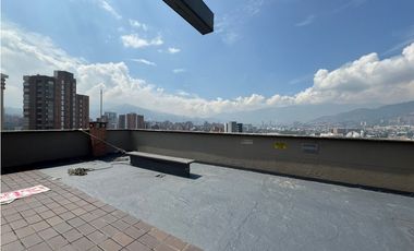 VENDO EN PRECIO DE OPORTUNIDAD  APARTAOFICINA EN EL POBLADO