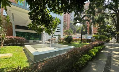 VENDO EN PRECIO DE OPORTUNIDAD  APARTAOFICINA EN EL POBLADO