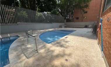VENDO EN PRECIO DE OPORTUNIDAD  APARTAOFICINA EN EL POBLADO