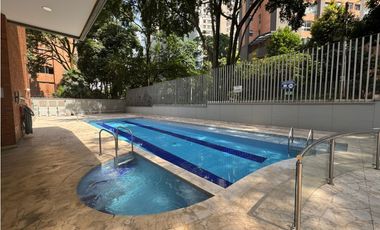 VENDO EN PRECIO DE OPORTUNIDAD  APARTAOFICINA EN EL POBLADO