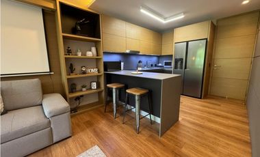 VENDO EN PRECIO DE OPORTUNIDAD  APARTAOFICINA EN EL POBLADO