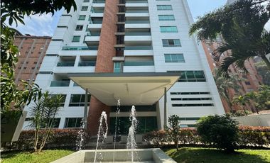VENDO EN PRECIO DE OPORTUNIDAD  APARTAOFICINA EN EL POBLADO
