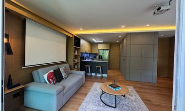 VENDO EN PRECIO DE OPORTUNIDAD  APARTAOFICINA EN EL POBLADO