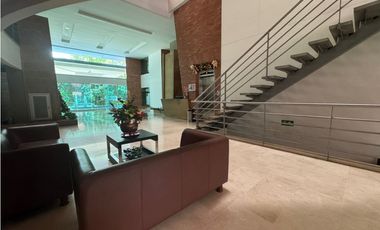 VENDO EN PRECIO DE OPORTUNIDAD  APARTAOFICINA EN EL POBLADO