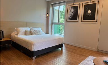 VENDO EN PRECIO DE OPORTUNIDAD  APARTAOFICINA EN EL POBLADO
