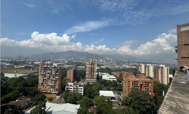 VENDO EN PRECIO DE OPORTUNIDAD  APARTAOFICINA EN EL POBLADO