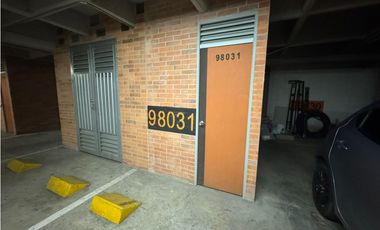 VENDO EN PRECIO DE OPORTUNIDAD  APARTAOFICINA EN EL POBLADO