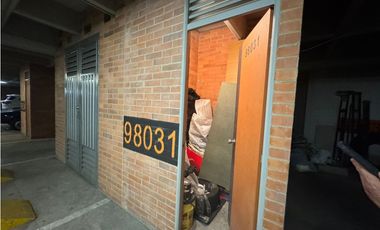 VENDO EN PRECIO DE OPORTUNIDAD  APARTAOFICINA EN EL POBLADO