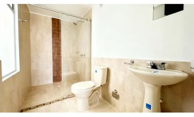 Casa esquinera con terraza en venta | Bosque de Versalles - Palmira