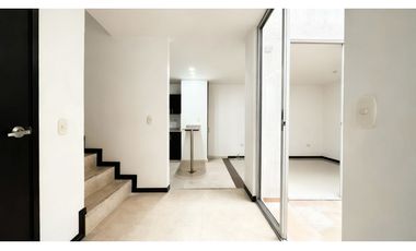 Casa esquinera con terraza en venta | Bosque de Versalles - Palmira