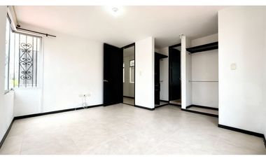 Casa esquinera con terraza en venta | Bosque de Versalles - Palmira