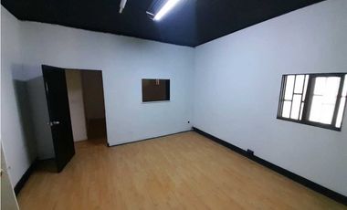 Alquiler.casa comercial Laureles