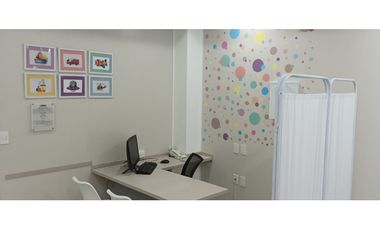 ARRIENDO DE CENTRO MEDICO  EN EL PORVENIR