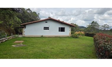 Arriendo espectacular finca en Rionegro- Sajonia