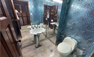 APARTAMENTO DE 4 HABITACIONES PARA REMODELAR EN ALTO PRADO / EL GOLF