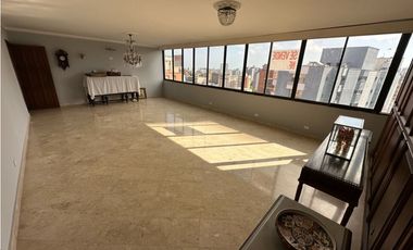 APARTAMENTO DE 4 HABITACIONES PARA REMODELAR EN ALTO PRADO / EL GOLF