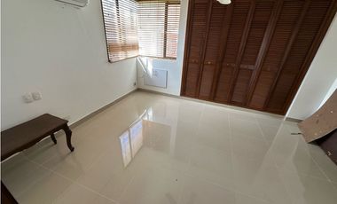 APARTAMENTO DE 4 HABITACIONES PARA REMODELAR EN ALTO PRADO / EL GOLF