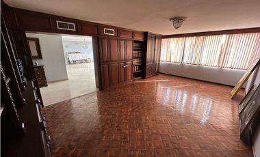 APARTAMENTO DE 4 HABITACIONES PARA REMODELAR EN ALTO PRADO / EL GOLF