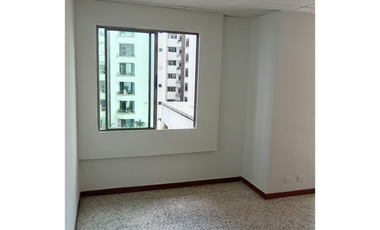 SE ARRIENDA OFICINA CENTRO EMPRESARIAL SURAMERICANA