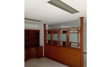 SE ARRIENDA OFICINA CENTRO EMPRESARIAL SURAMERICANA