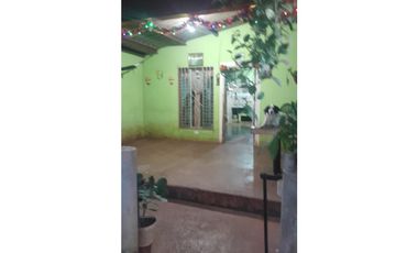 Vendo linda casa economica Cerro Azul