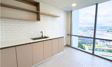 VENTA DE OFICINA AMOBLADA EN FINANCIAL PARK, COSTA DEL ESTE (8P)